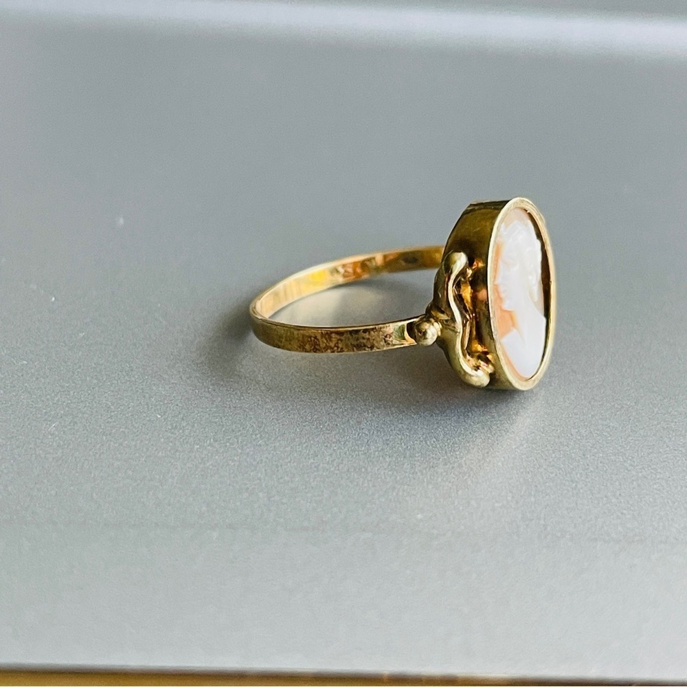 Vintage 14k Gold Carved Shell Cameo Ring - Picture 4 of 10